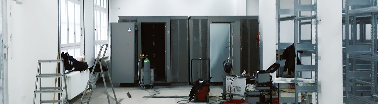 Montage eines modularen CLAVIS-Tresorraums